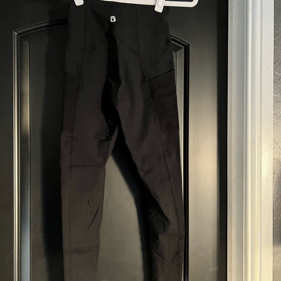 Mesh pocket buff bunny black Athena leggings - Picture 2 of 4